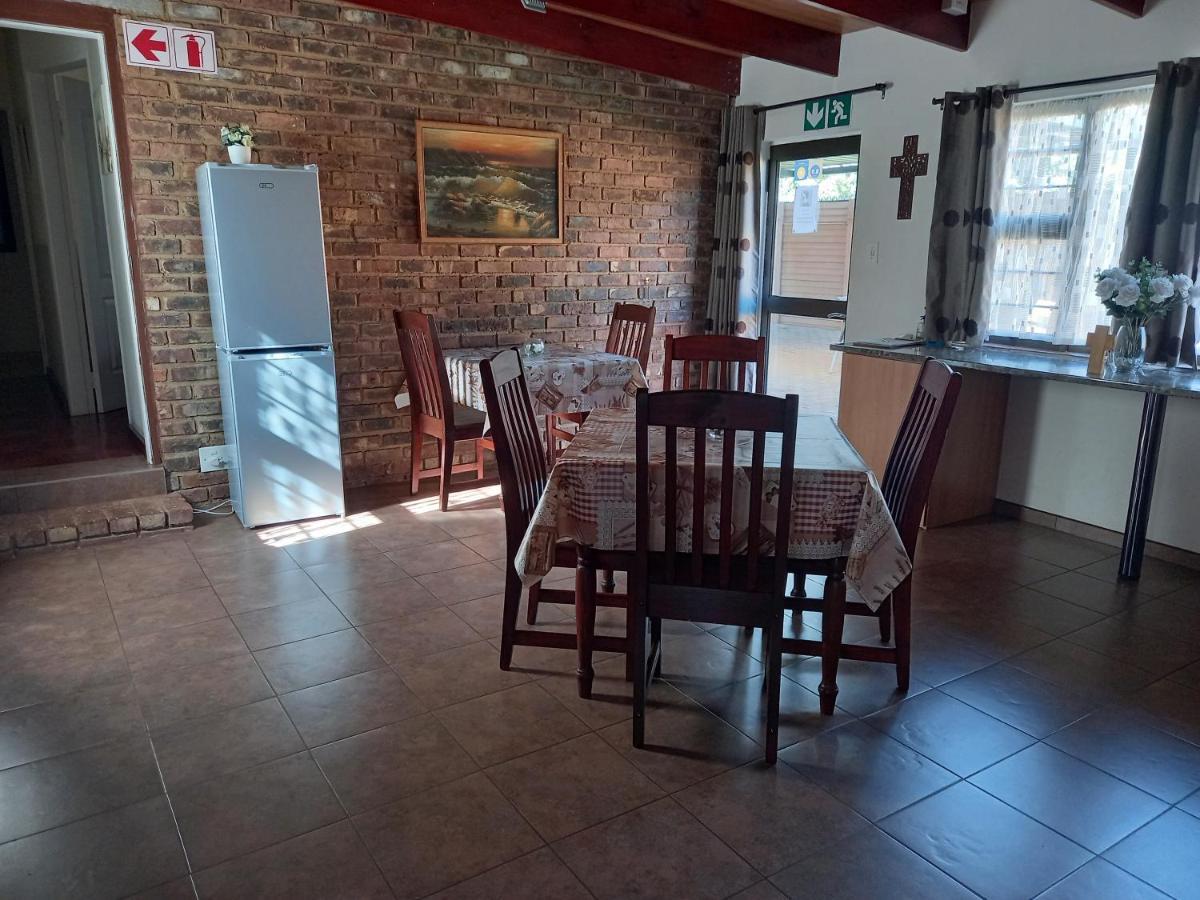 White Rose Guest House Vanderbijlpark Exterior foto